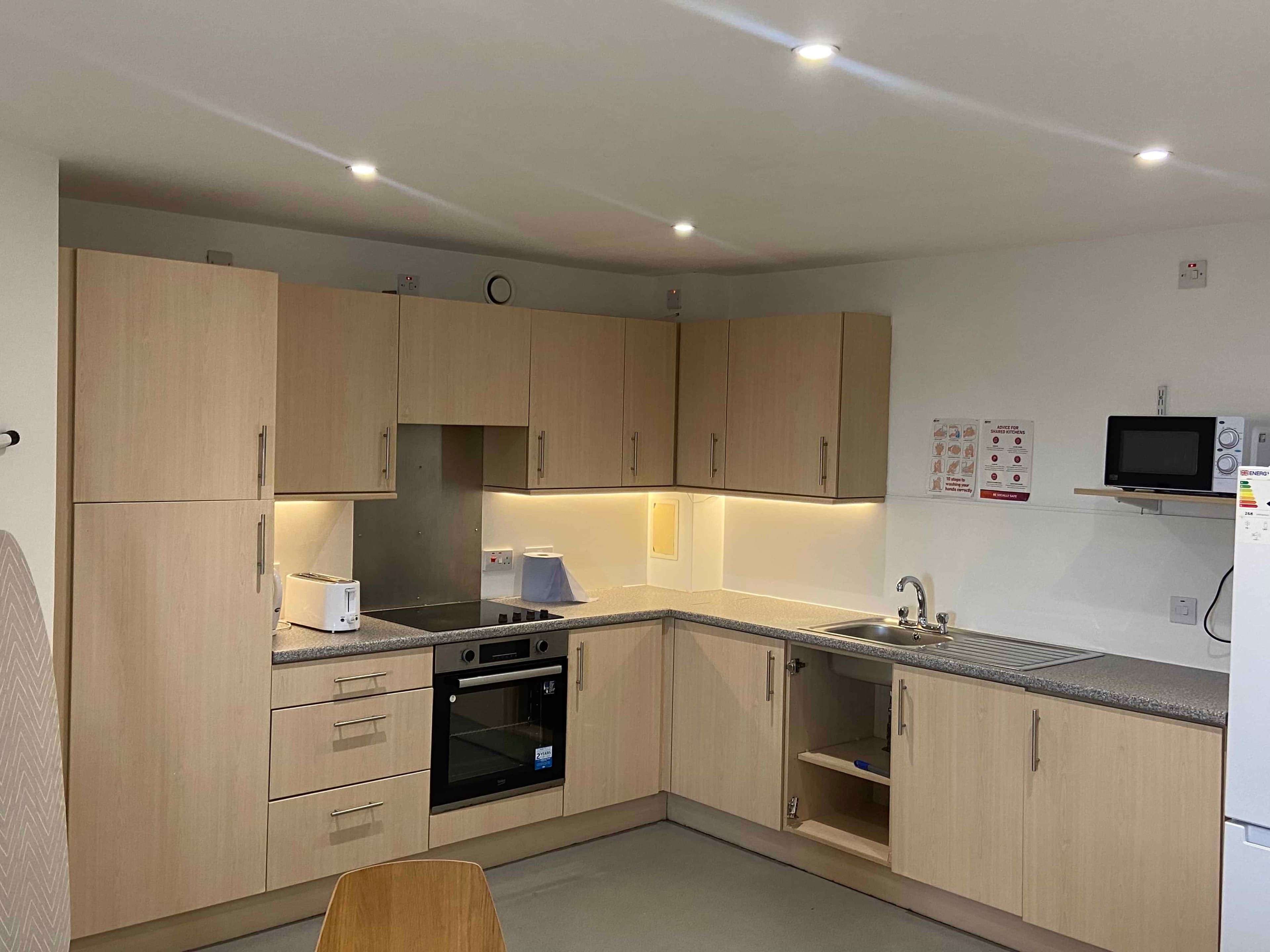 Classic En-suite - Image 21