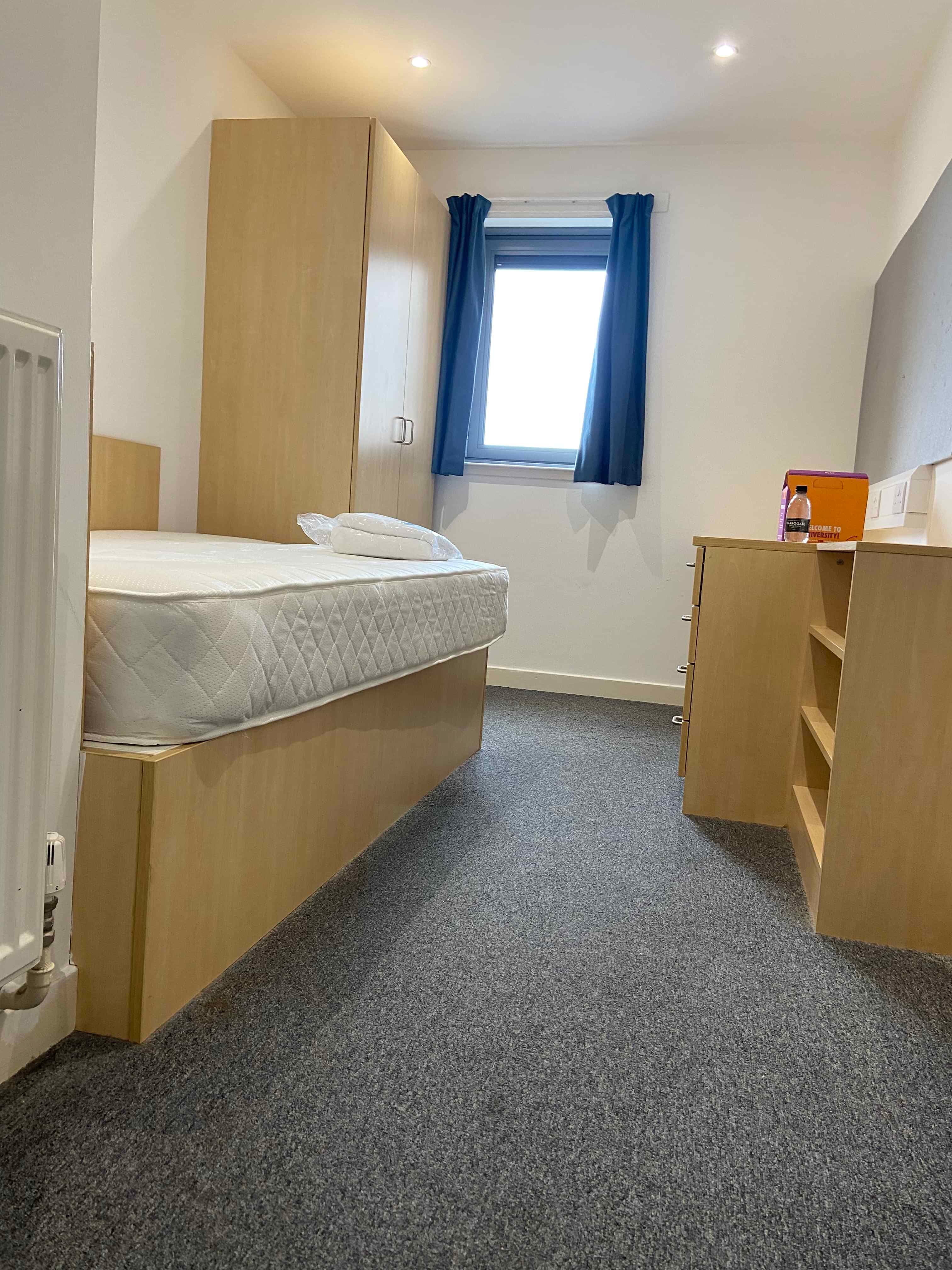 Classic En-suite - Image 7