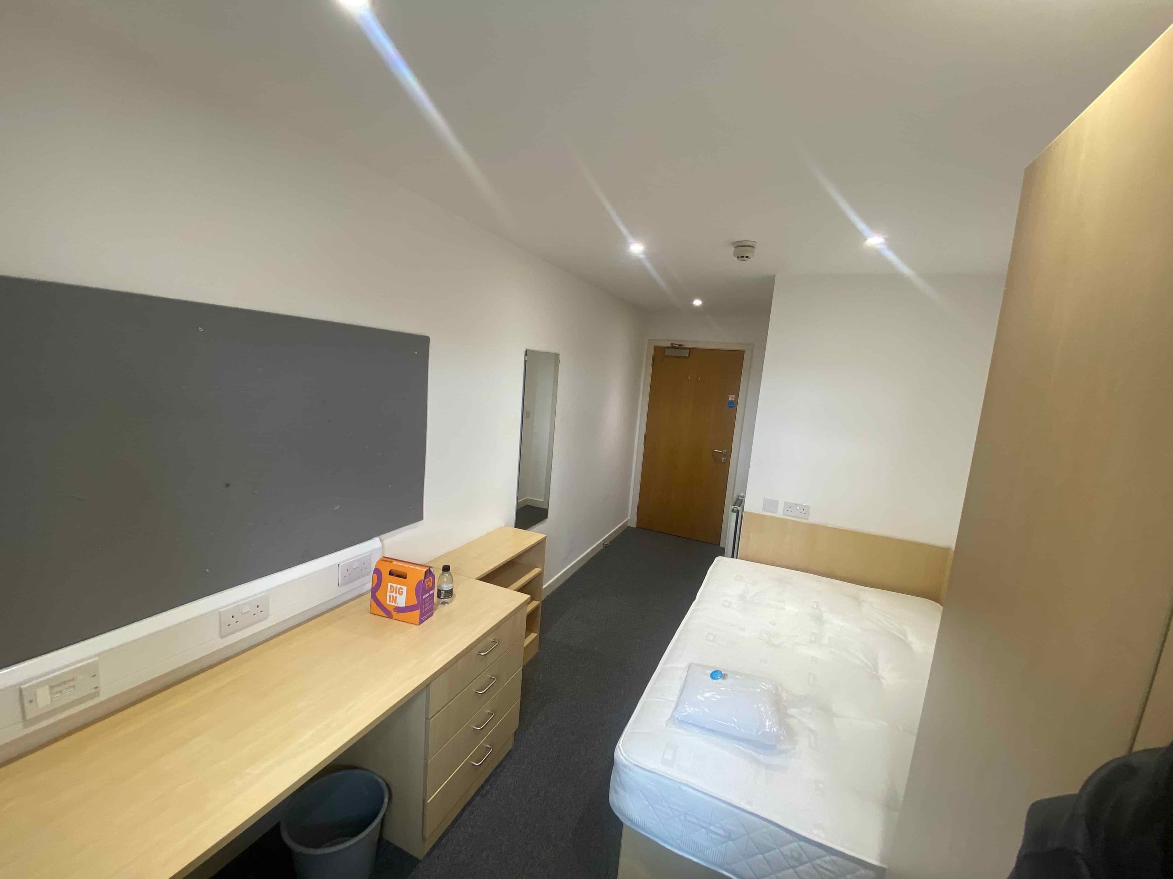 Classic En-suite - Image 27