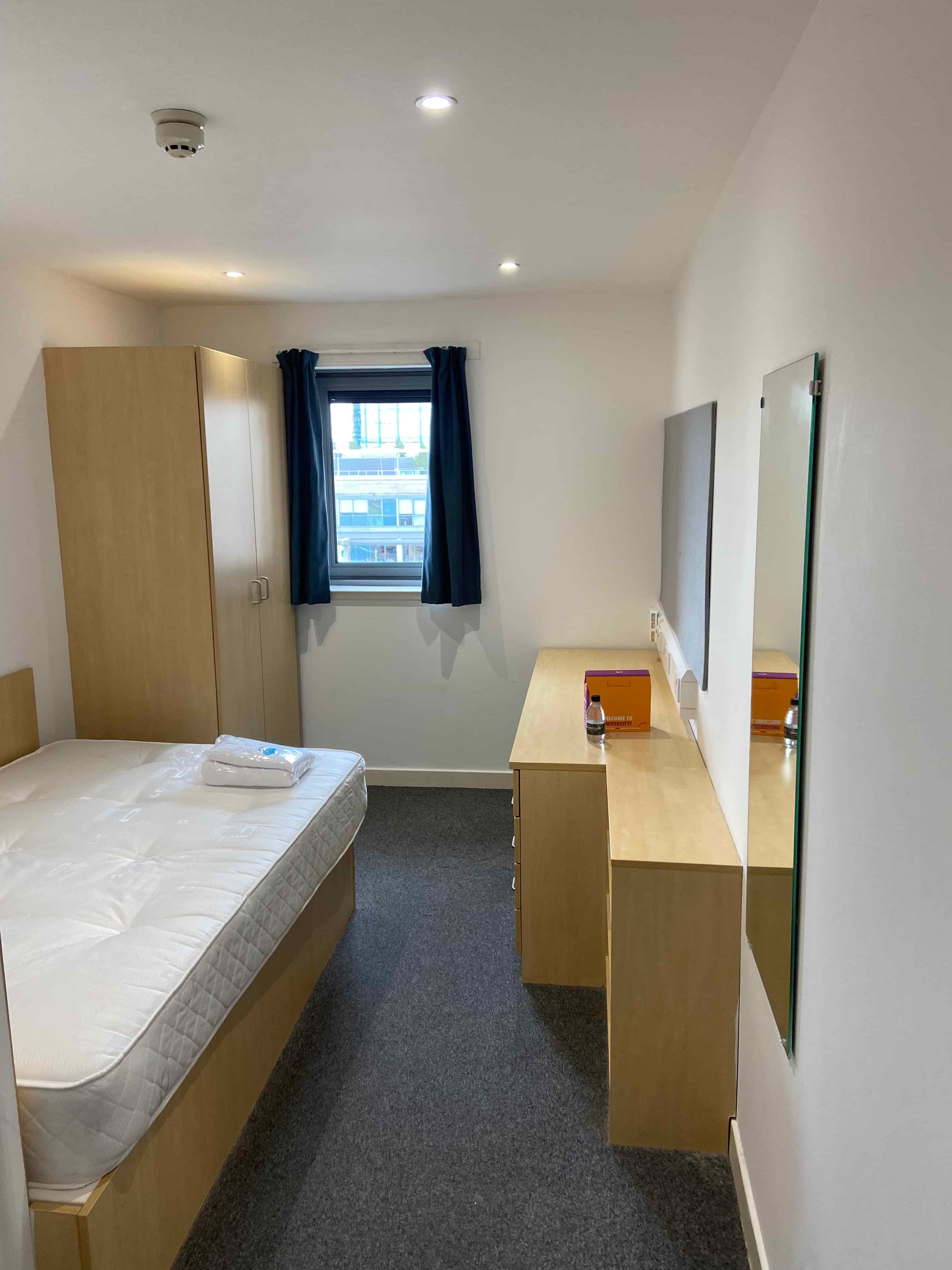 Classic En-suite - Image 25