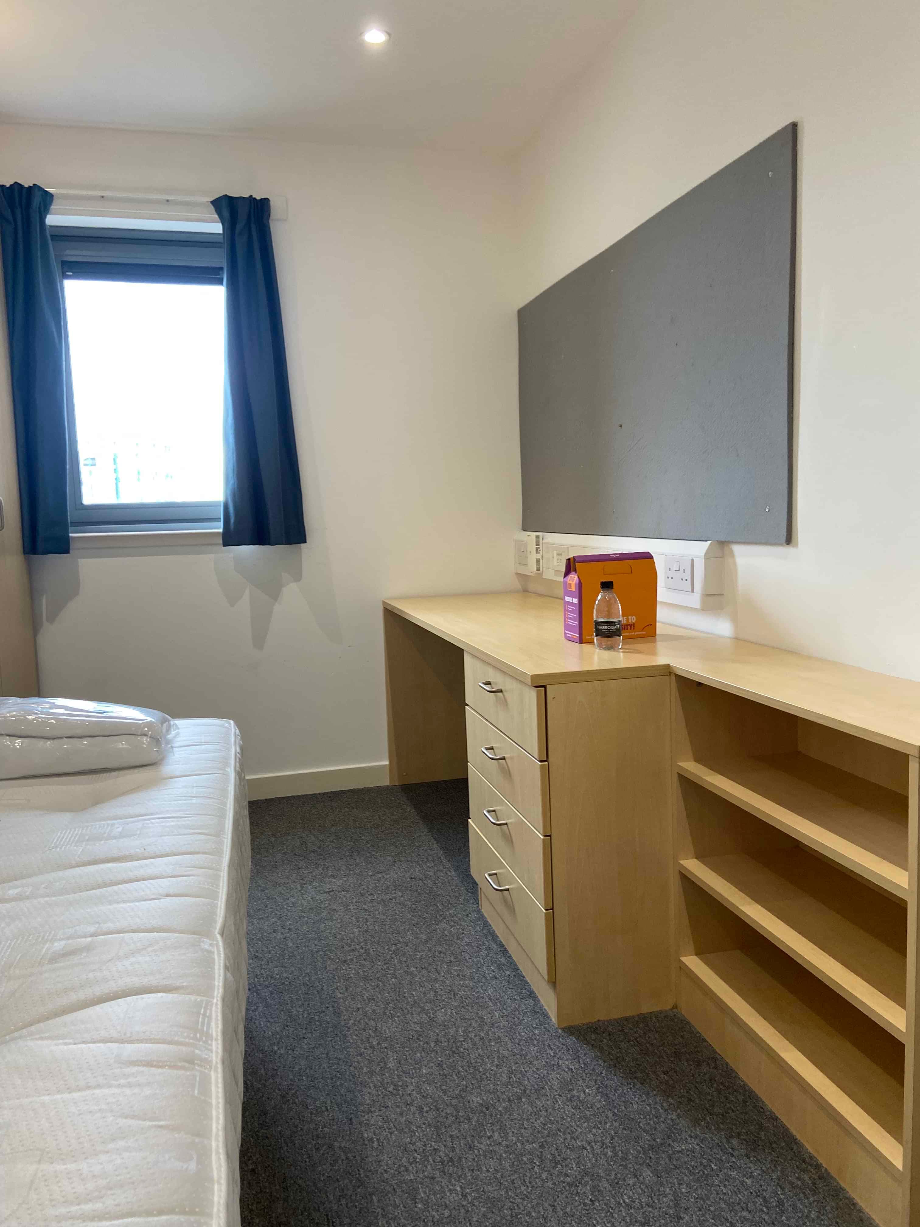 Classic En-suite - Image 15