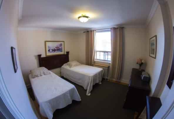 Private Bedroom / Shared Bathroom - Image 9