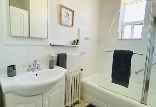 Private Bedroom / Shared Bathroom - Image 16