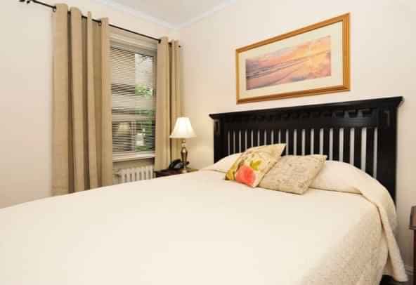 Private Bedroom / Shared Bathroom - Image 12