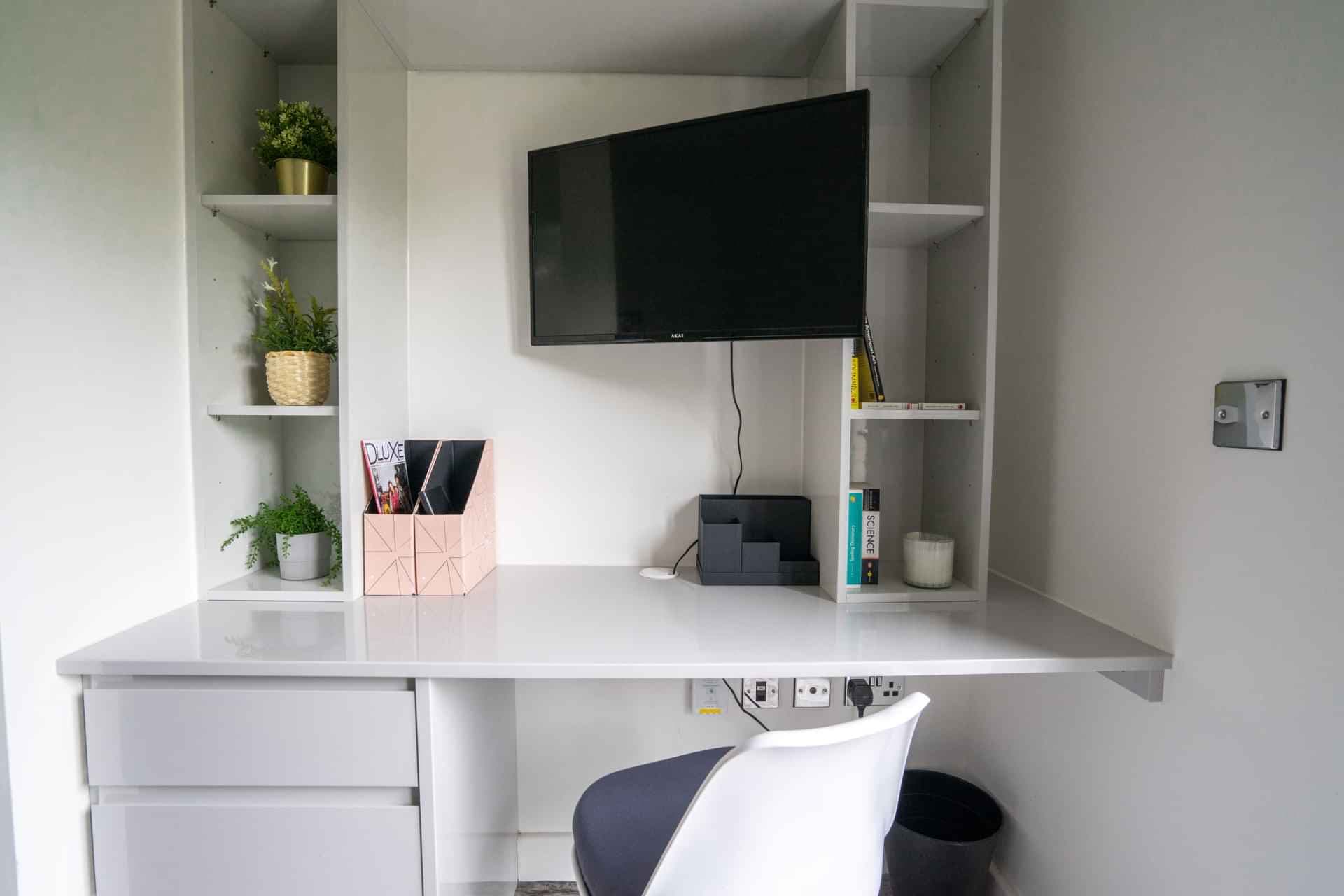 Deluxe Studio - Image 3