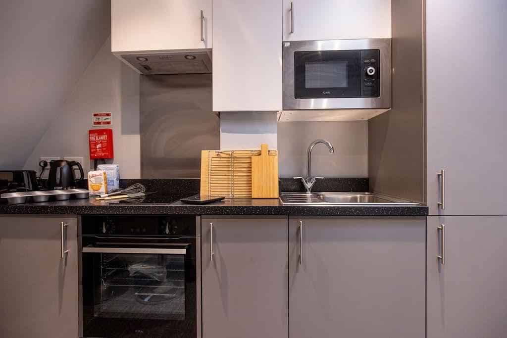 Premium 2 Bedroom Apartment - Image 7