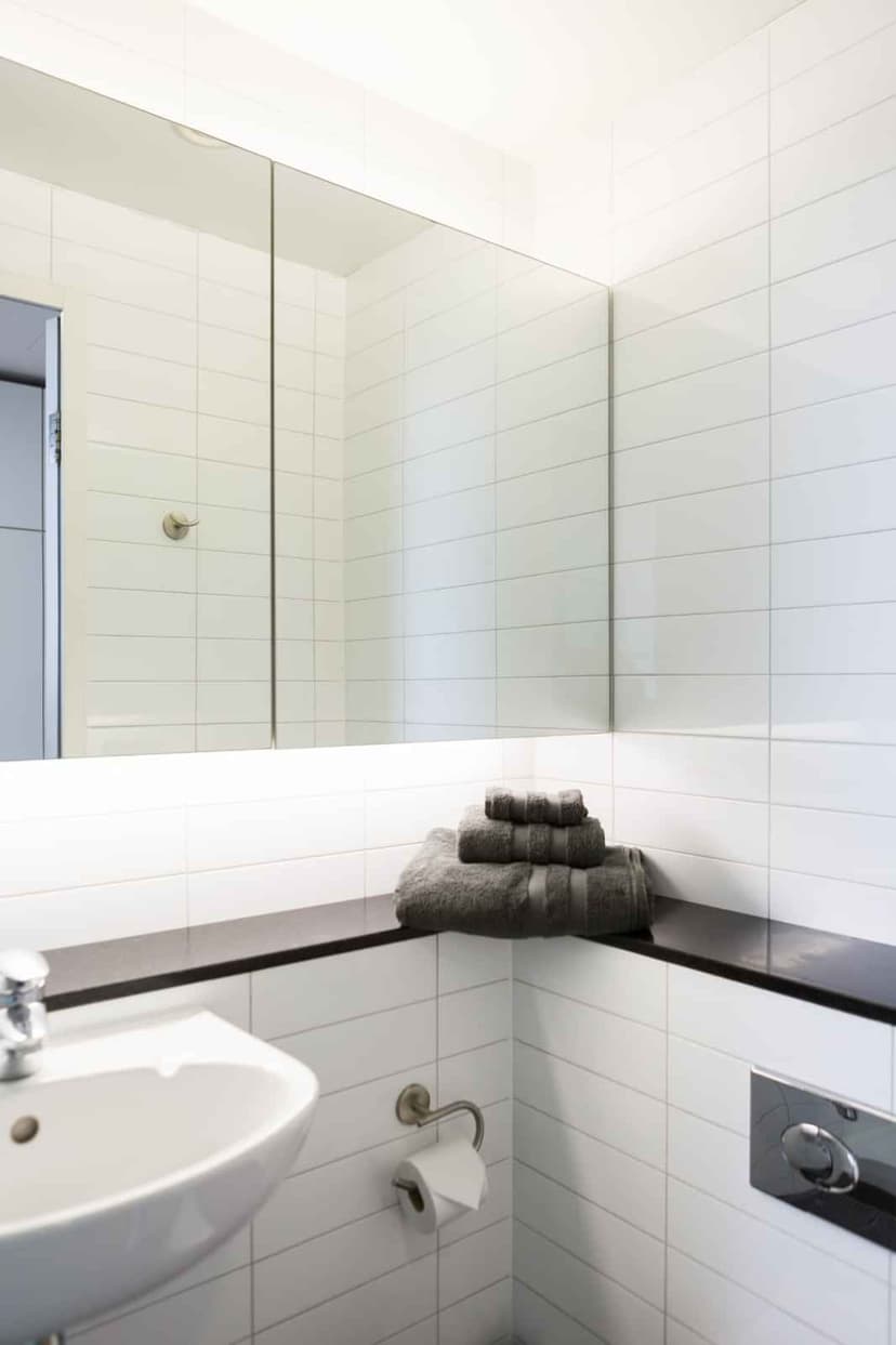Silver Studio-Plus Upper Level Premium City View - Image 3
