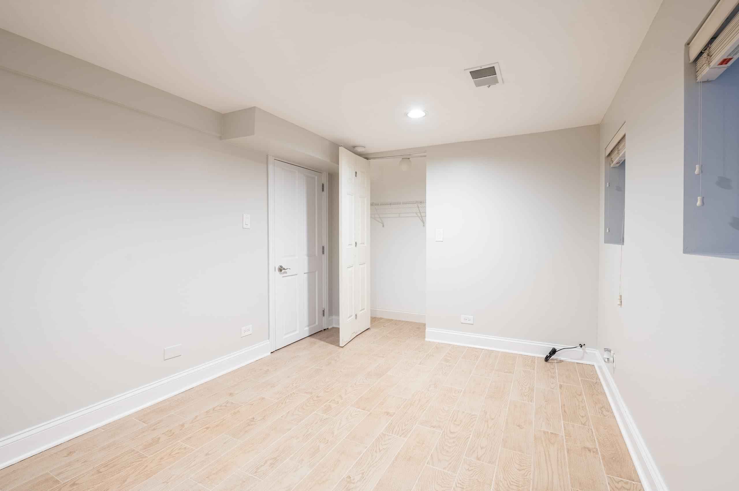 #1568C : Logan Square - Image 16