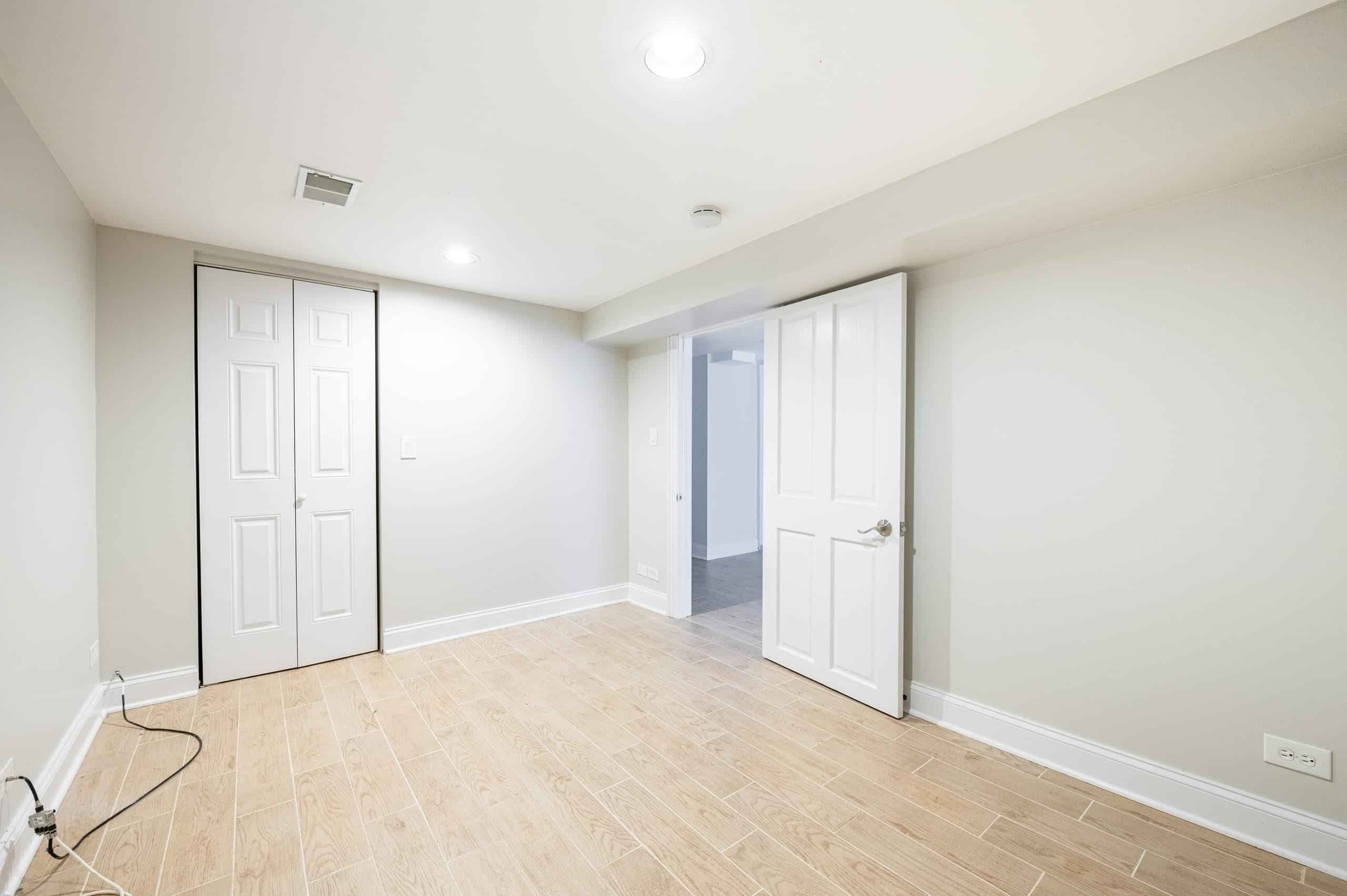 #1568C : Logan Square - Image 22