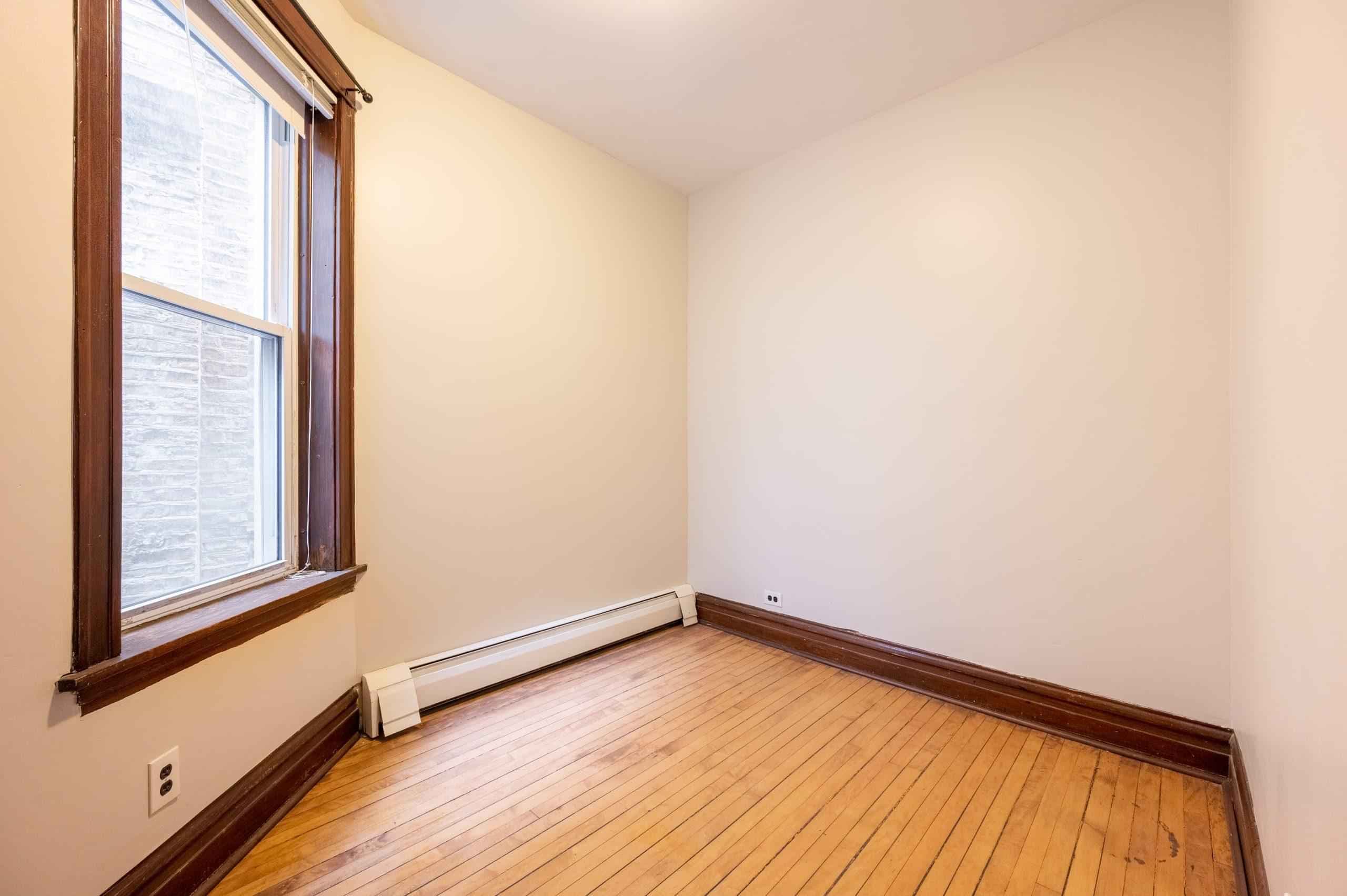 #1664A : Irving Park - Image 10