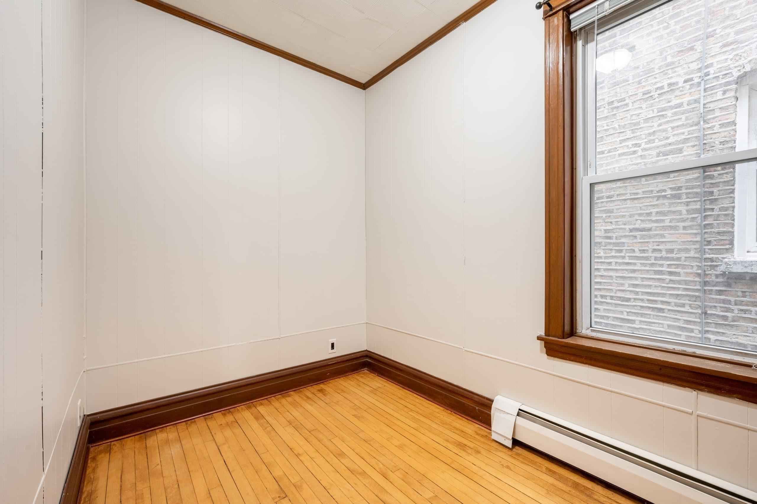 #1664A : Irving Park - Image 2