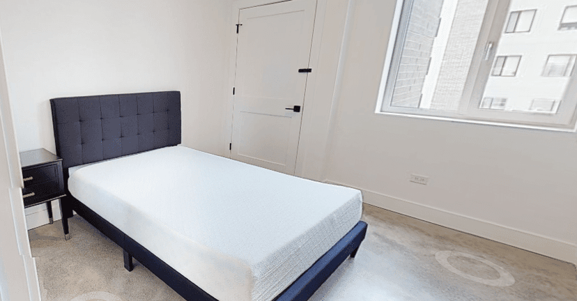 Private Room - Shared Bath (4 Bed-3 Bath) - Image 1