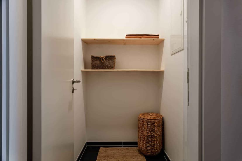 1 Bedroom 1 Bath Apartment - Image 9