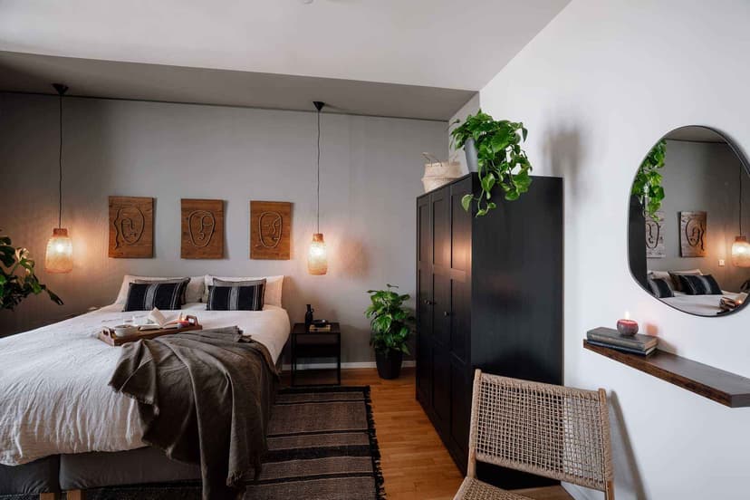 1 Bedroom 1 Bath Apartment - Image 4