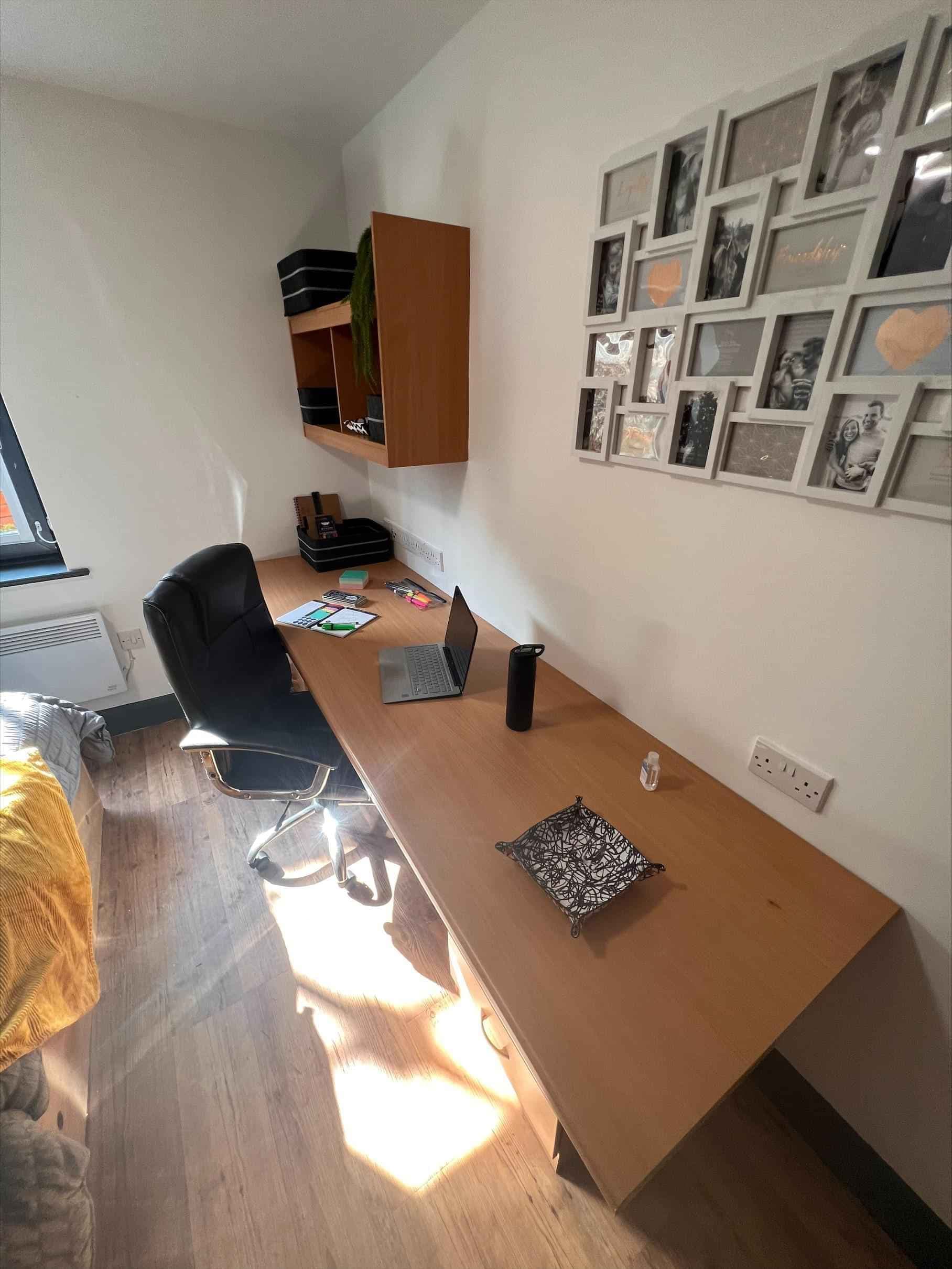 Deluxe En-suite Ground Floor (wet room) - Image 3