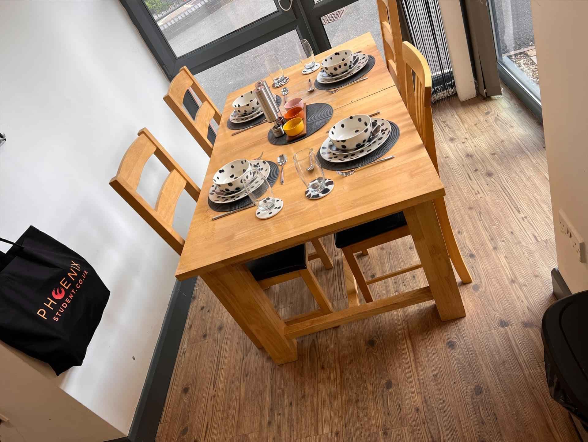 Deluxe En-suite Ground Floor (wet room) - Image 8