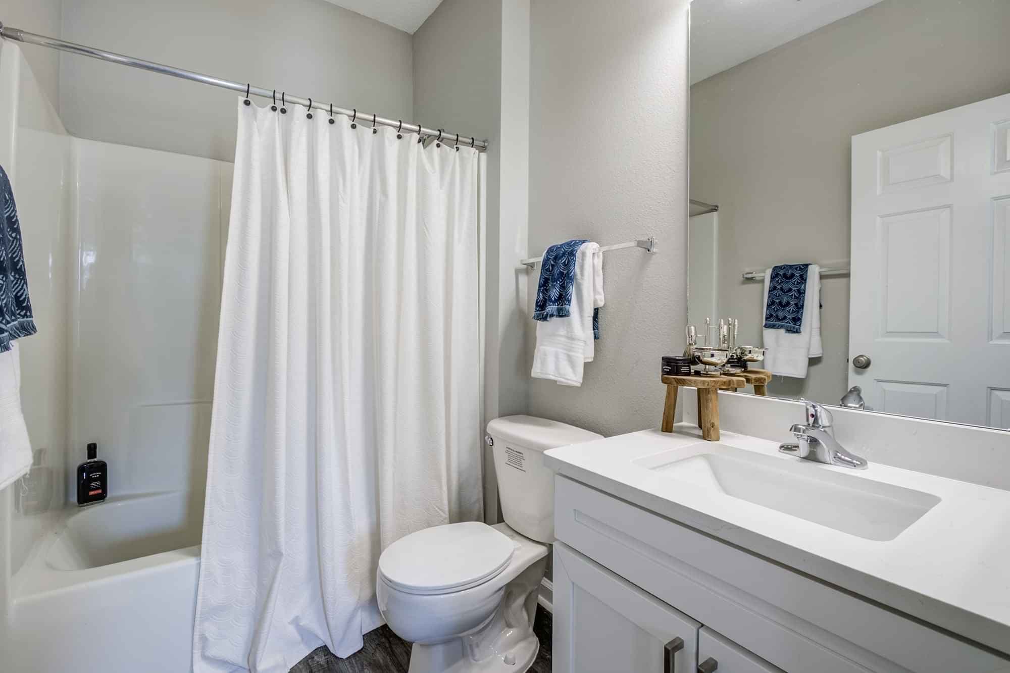 Private Room - Platinum (2 Bed - 2 Bath) - Image 4