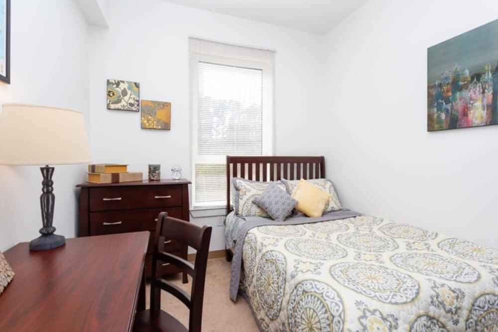 Private Room - Henderson Platinum - Image 6