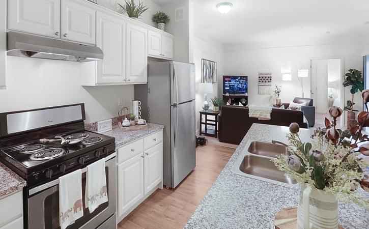 Private Room - Annex (3 Bed - 3 Bath) - Image 8