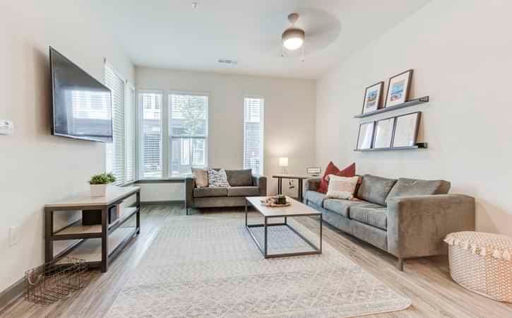 Private Room (3 Bed - 3.5 Bath) - Image 5