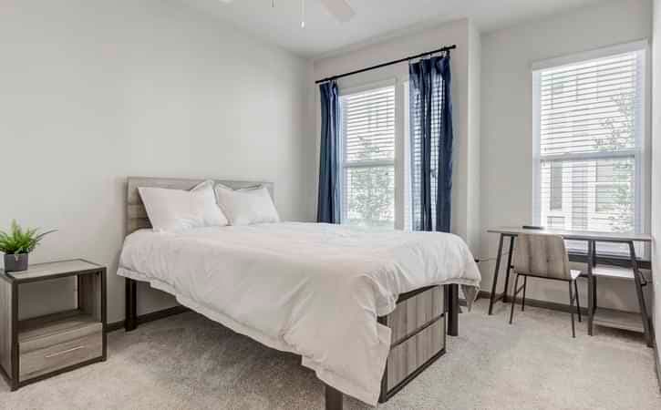 Private Room (3 Bed - 3.5 Bath) - Image 8