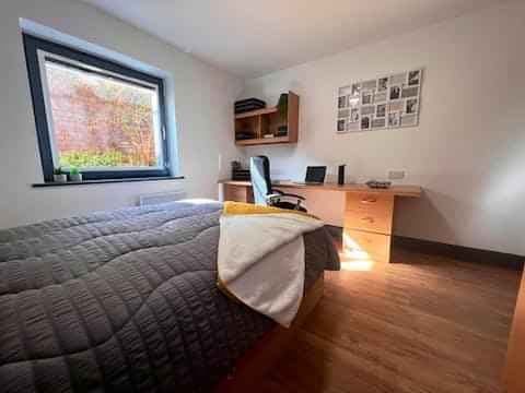 Classic En-suite Third Floor - Image 14