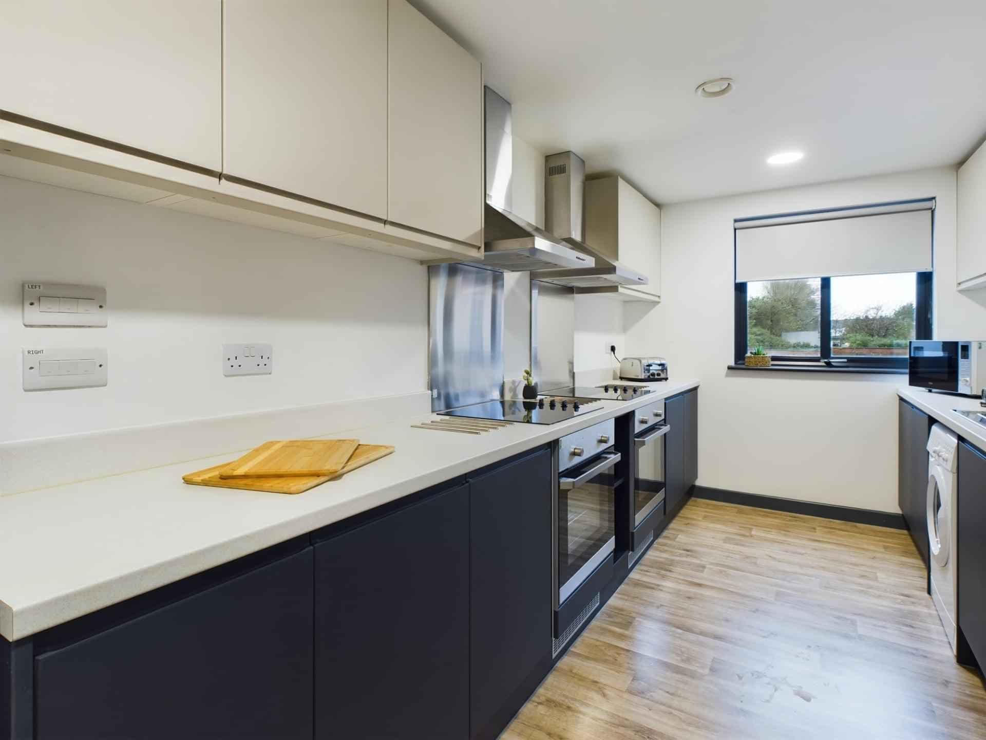 Silver Ensuite  - Image 2