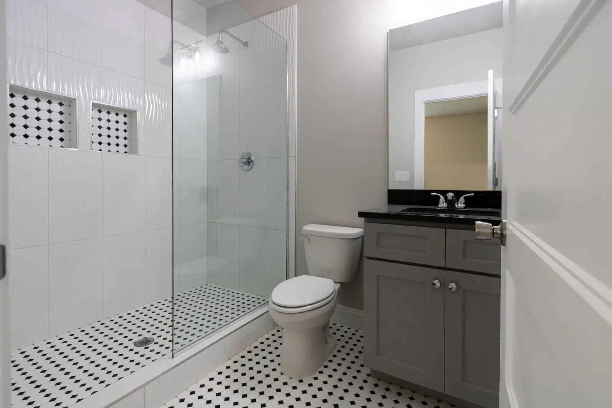 Private Room (2 Bed - 2 Bath) - Image 3