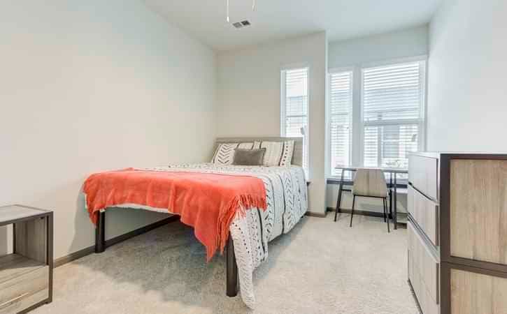 Private Room (4 Bed - 4.5 Bath) - Image 8