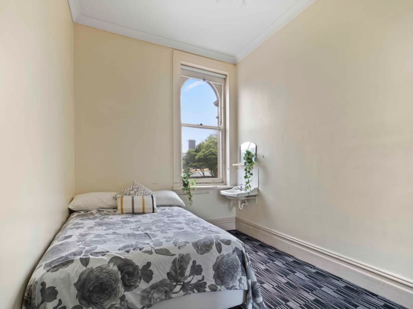 Room 6 (Sep BR) - Image 2