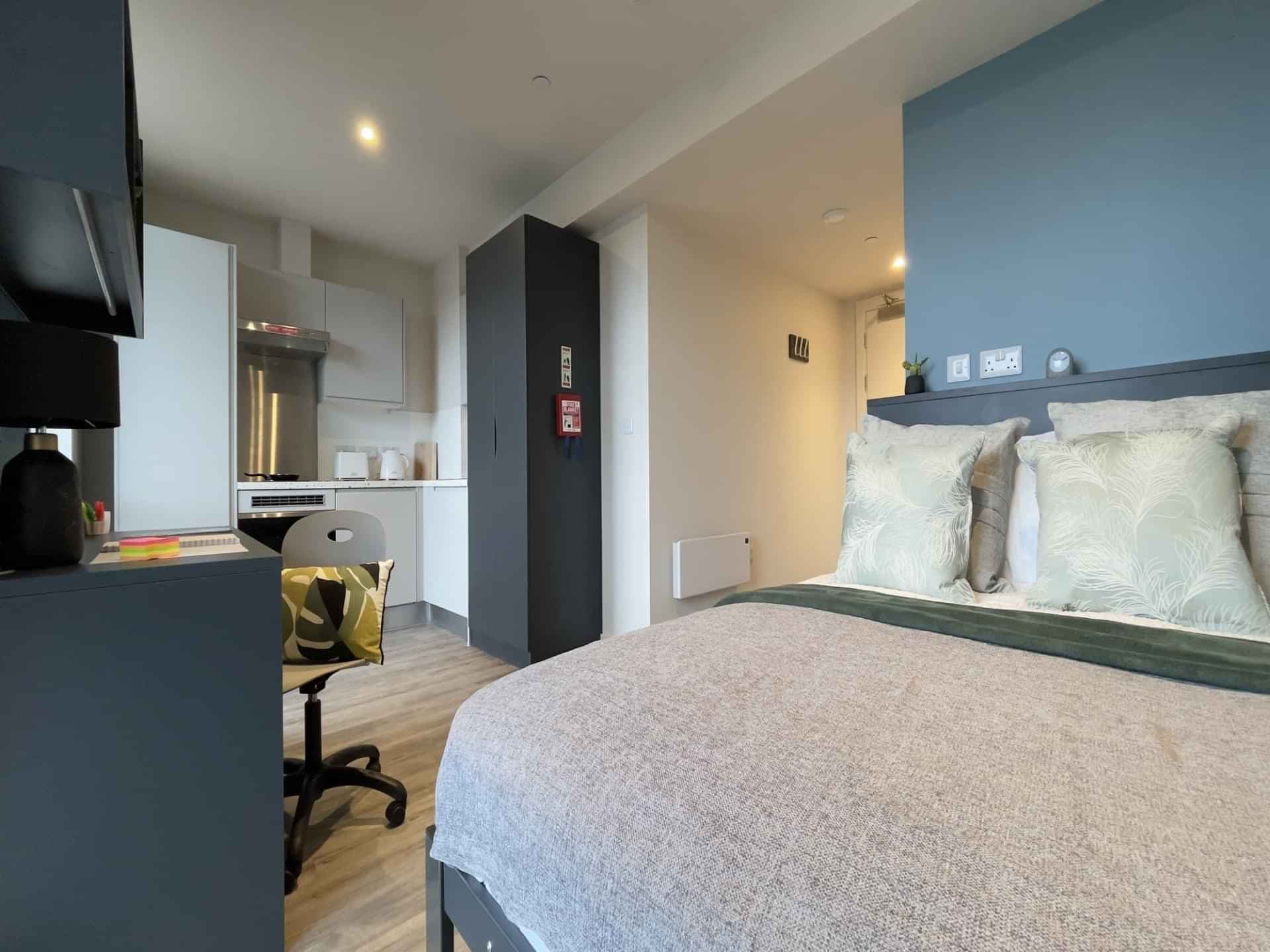 Classic Ensuite - Image 1