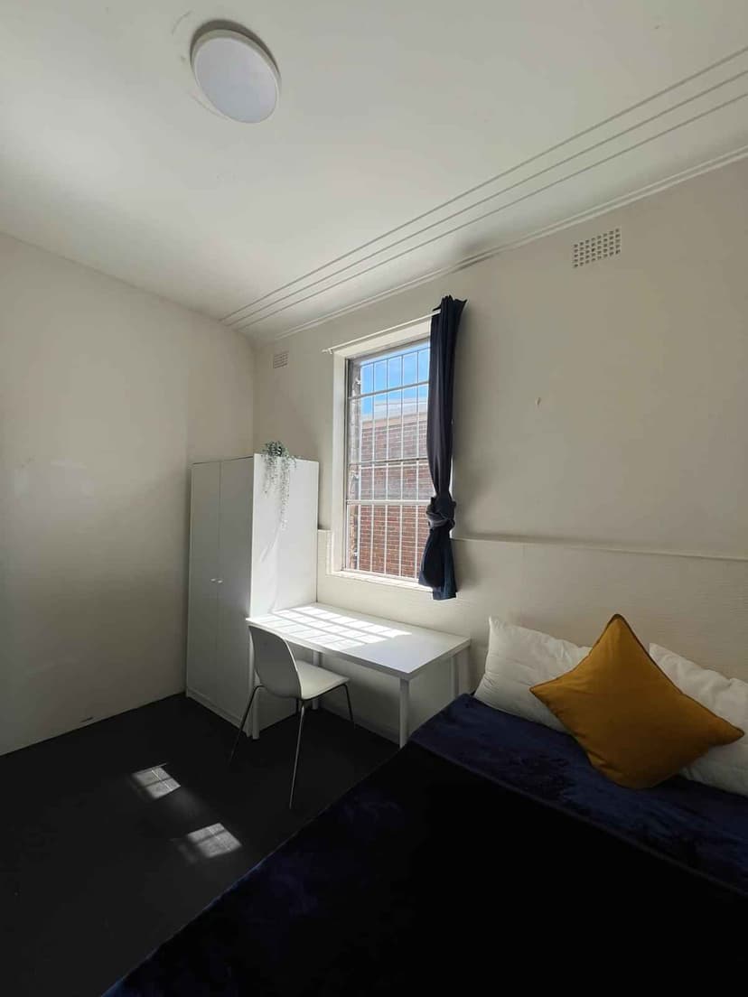 Room 2 (STD) - Image 3
