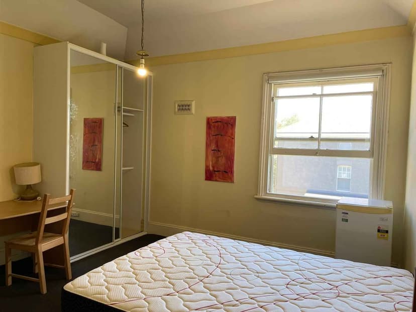 Room 15 - Image 4