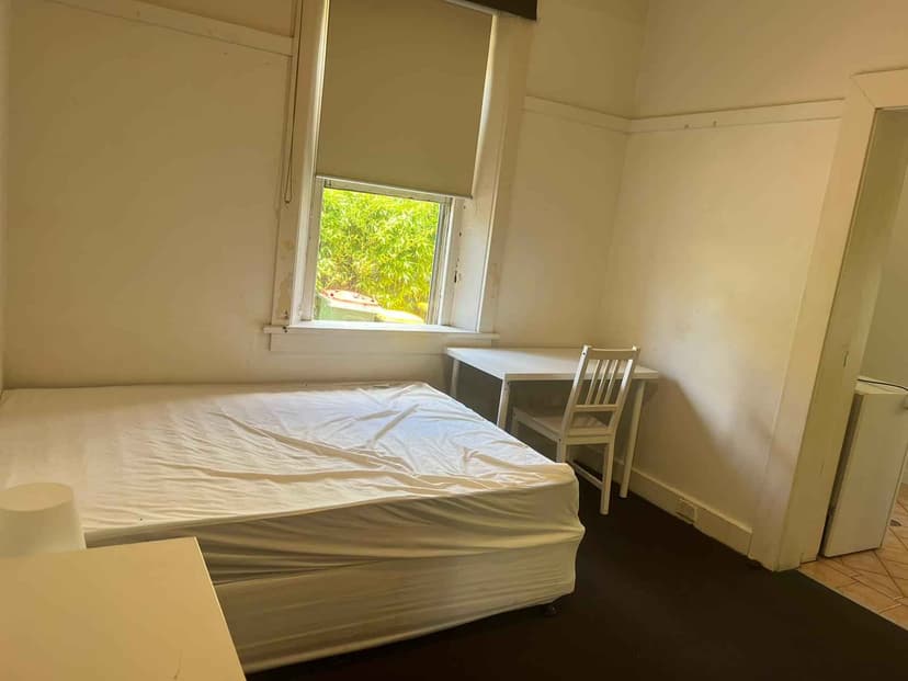 Room 6 - Image 1
