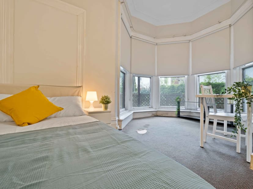 Room 3 - Image 9