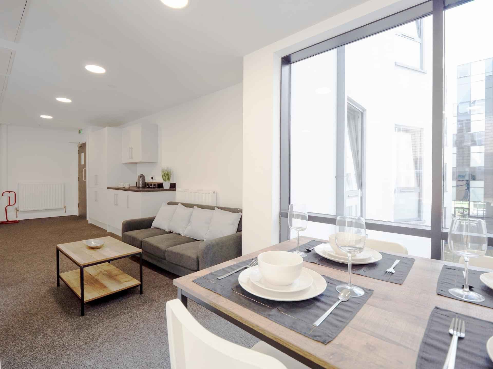 Silver Ensuite - Image 3