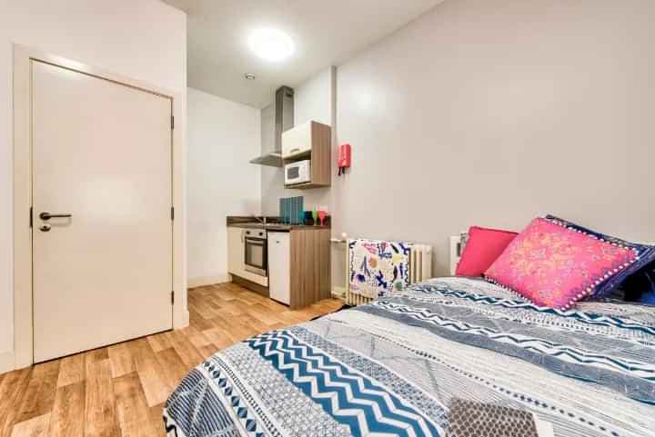 Premium Studio - Image 1