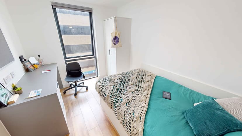Classic Ensuite - Image 1