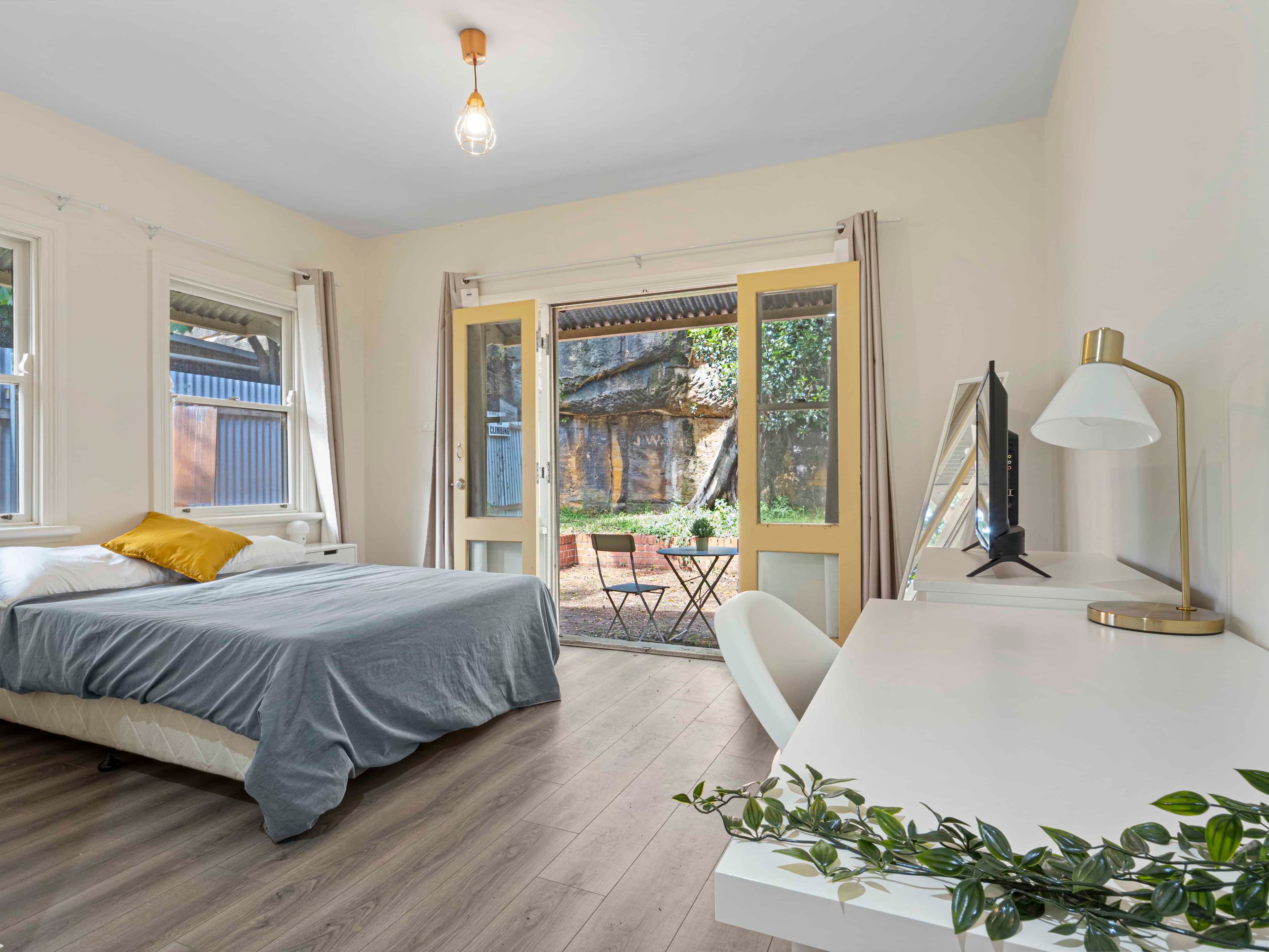 Room 3 Bed 2 (Twin Room) - Image 9