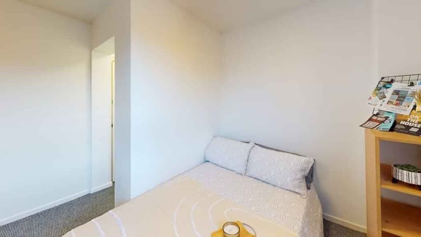Standard Room - Image 7