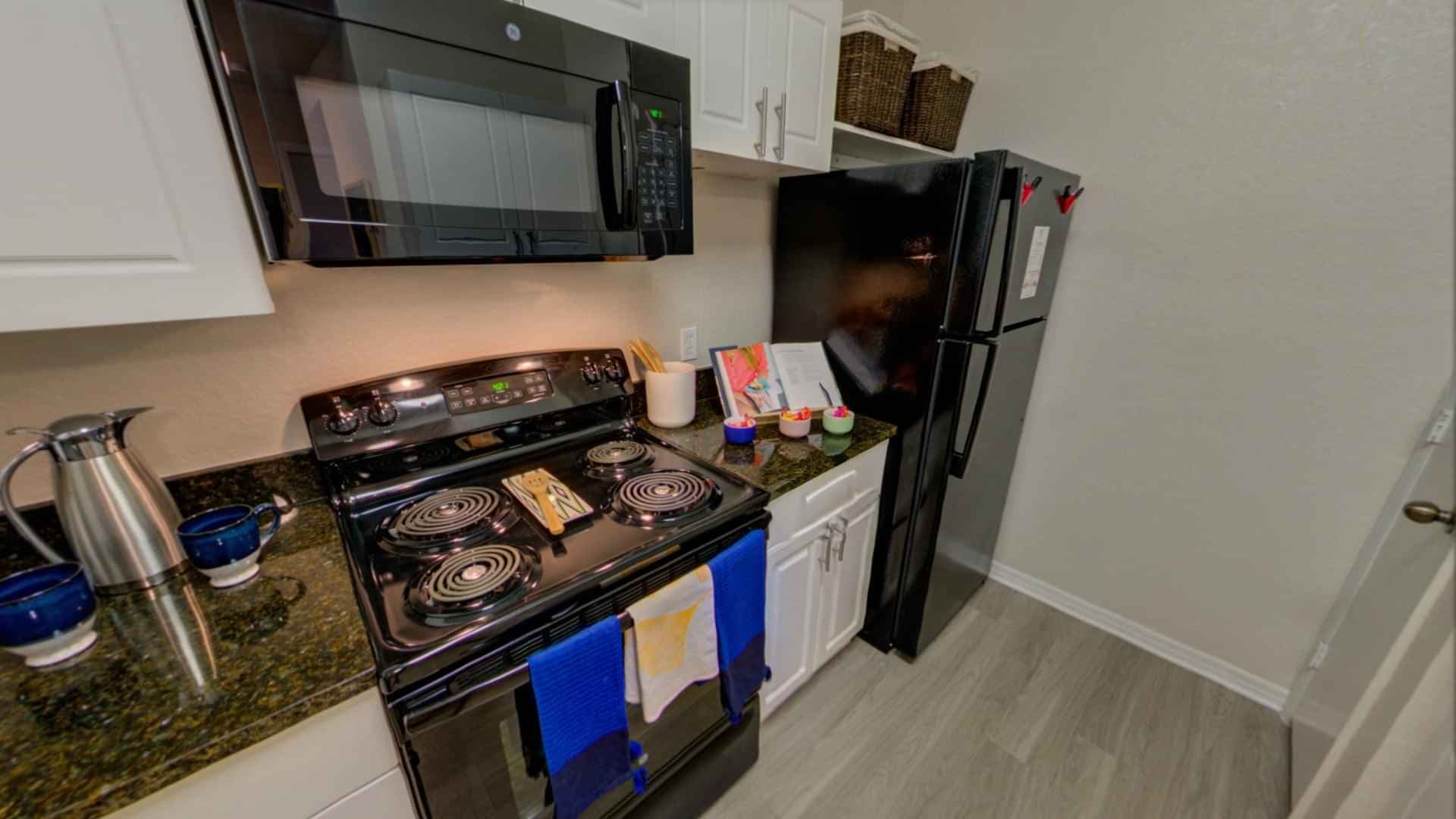 4x4 - Private Room (4 bed 4 bath) - Image 3