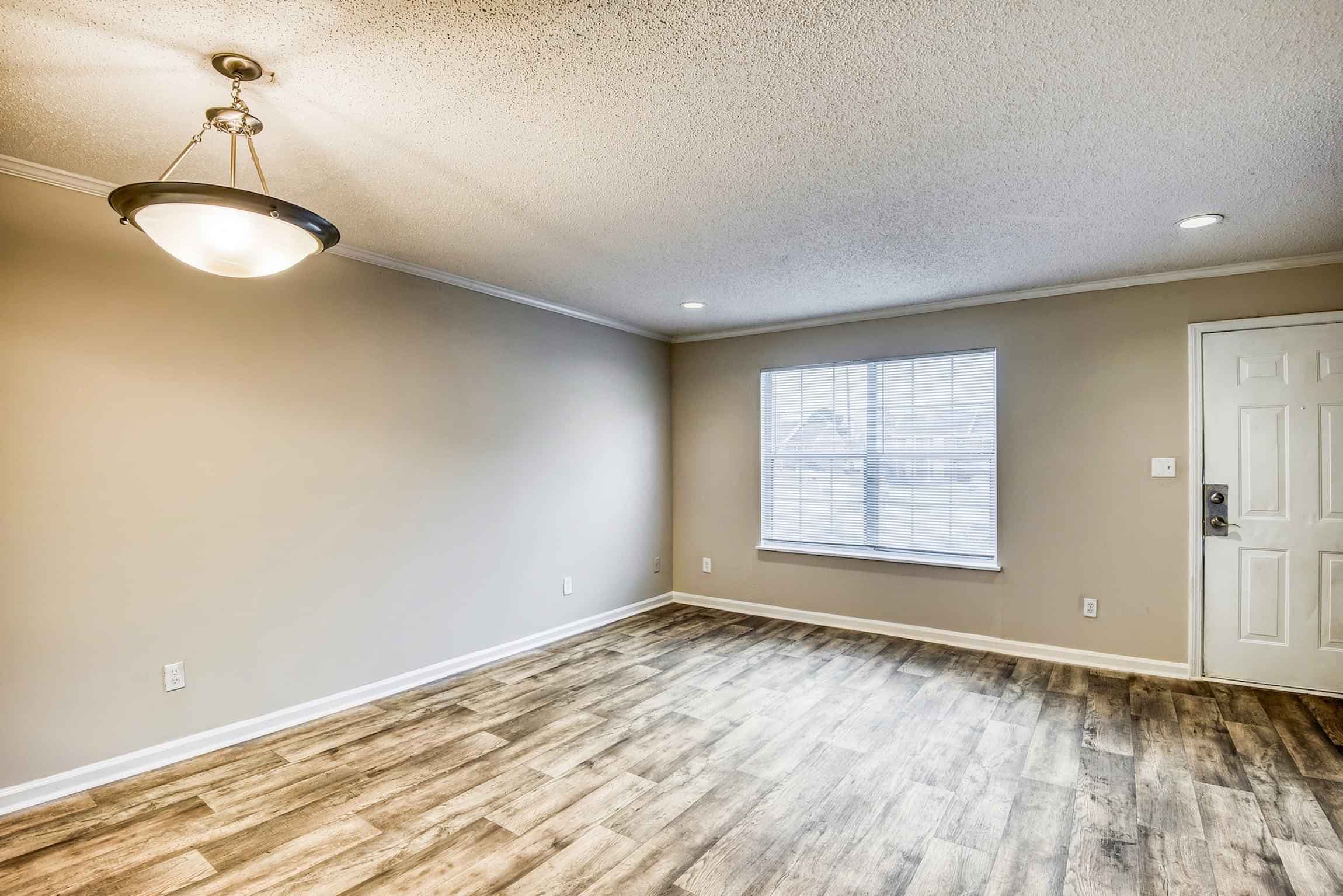 The Heyer - Private Room - Shared Bath (4 Bed - 2 Bath) - Image 2