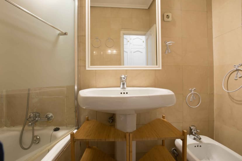 Private Room (13 Sqm) - Image 10