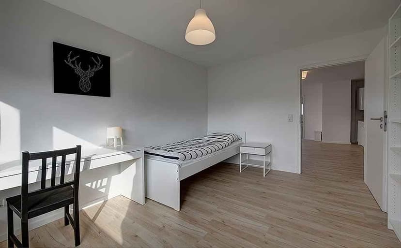 Private Room (12 Sqm) - Image 1