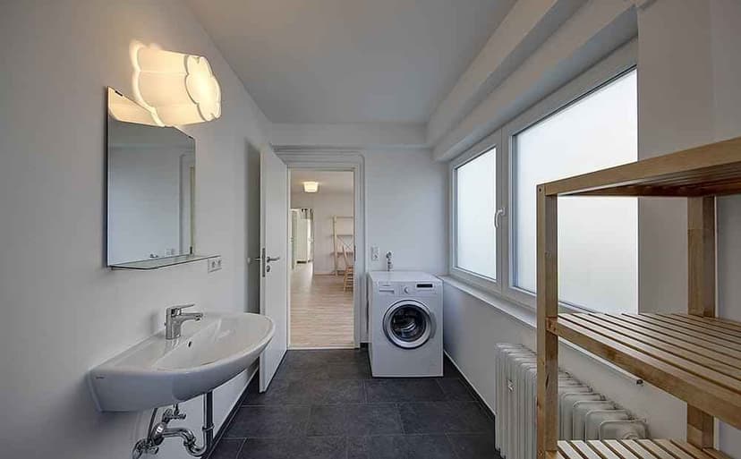 Private Room (12 Sqm) - Image 4