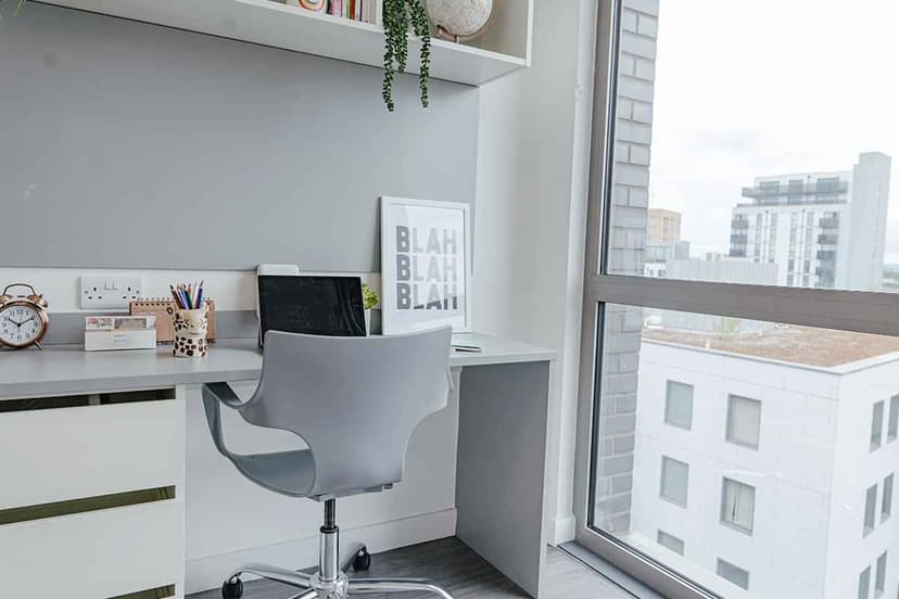 Bronze Ensuite Penthouse - Image 2