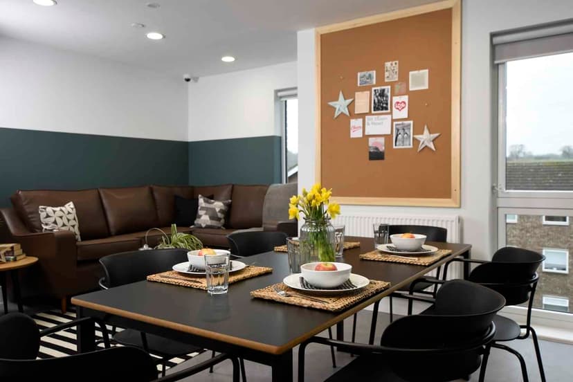 Townhouse Studio Apartment - Image 7