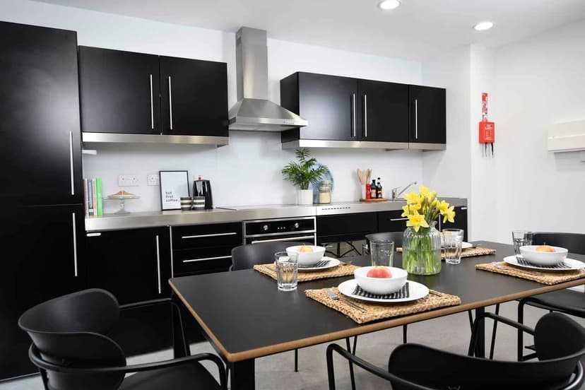 Townhouse Studio Apartment - Image 1