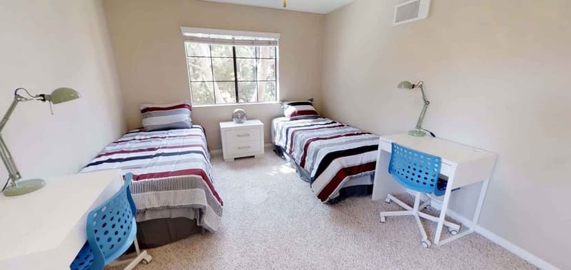 Private Room (2 Bed - 2 Bath) - Image 6