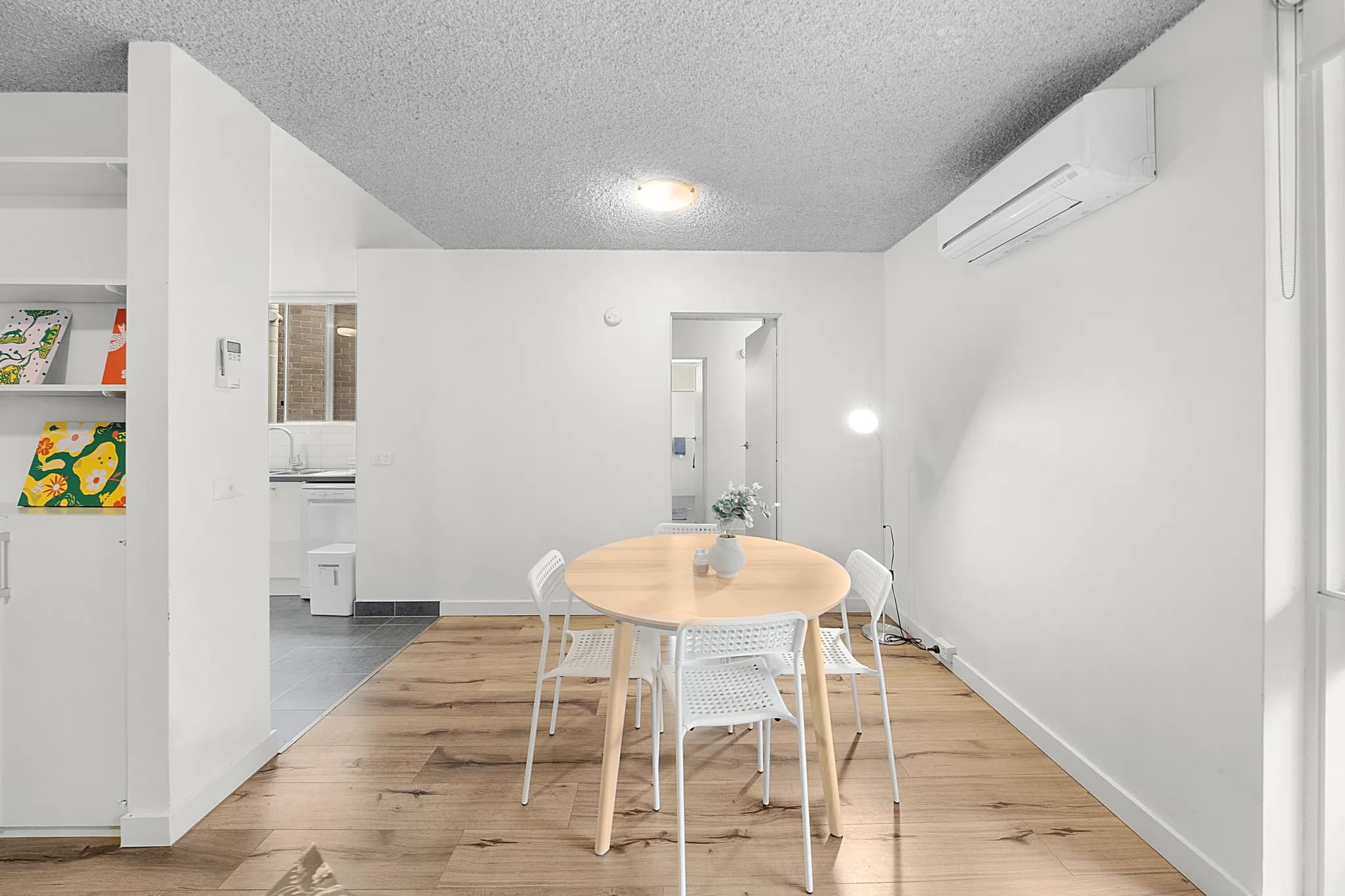 2 Singles - Private Room - Image 8